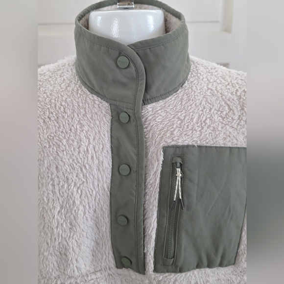 Vuori Jacket Womens Size Medium Cozy Sherpa Popover Pullover Dune 1/2 Snap Fleec - Picture 3 of 12